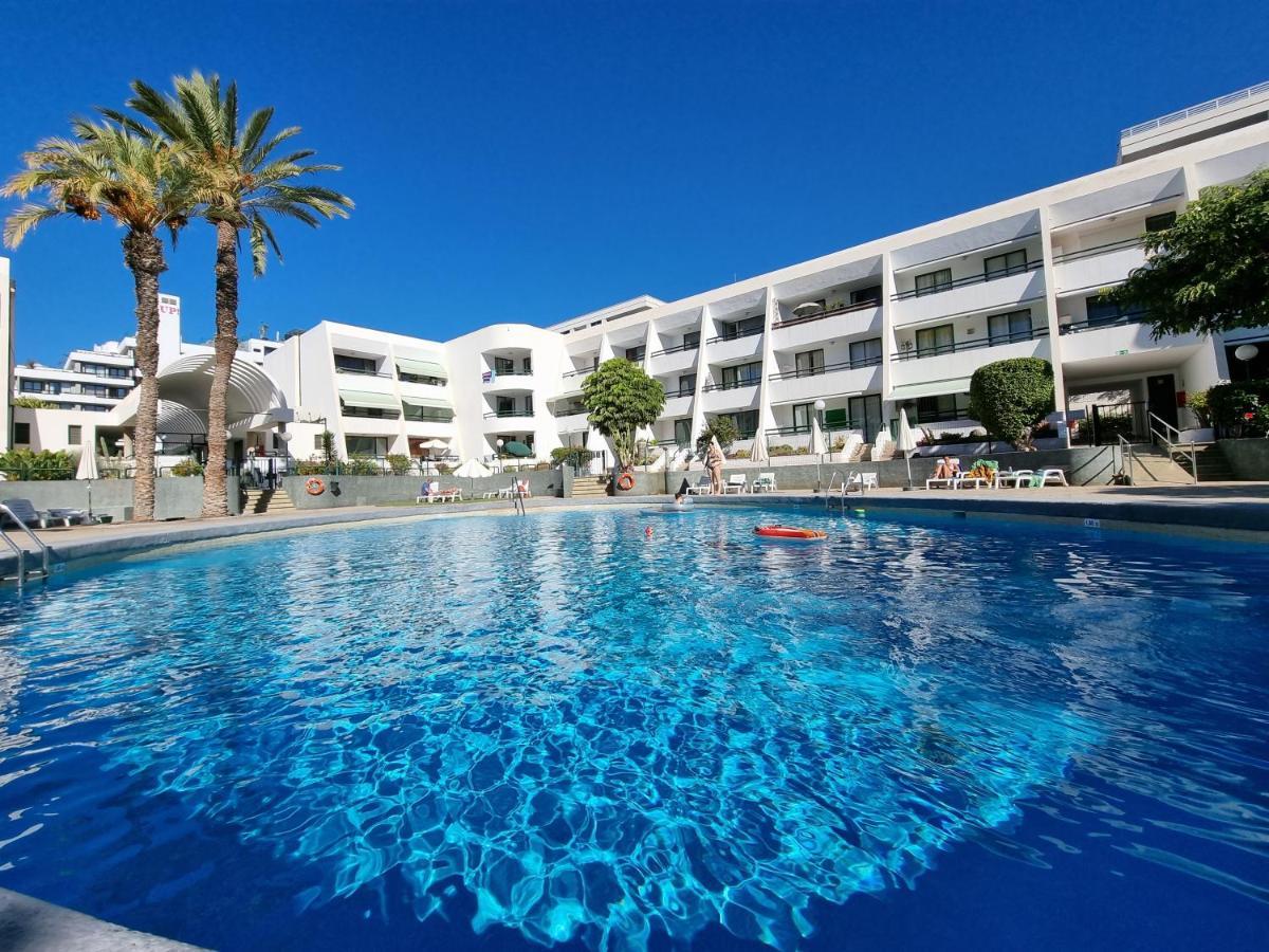 Casa Palmera Only 150 Meters To The Beach, Heated Pool, Wifi, Sat-tv, Balcony With Poolview Arona (Tenerife)