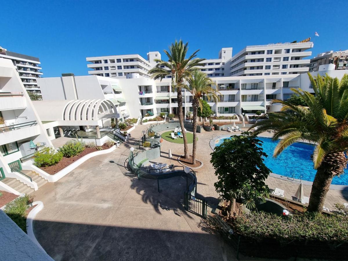 Casa Palmera Only 150 Meters To The Beach, Heated Pool, Wifi, Sat-tv, Balcony With Poolview