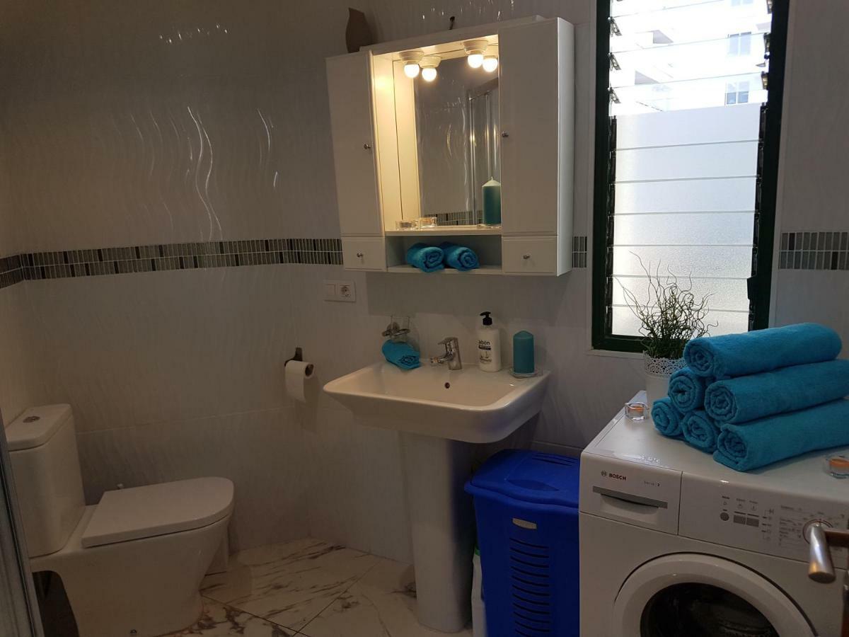 Casa Palmera Only 150 Meters To The Beach, Heated Pool, Wifi, Sat-tv, Balcony With Poolview * Arona (Tenerife)