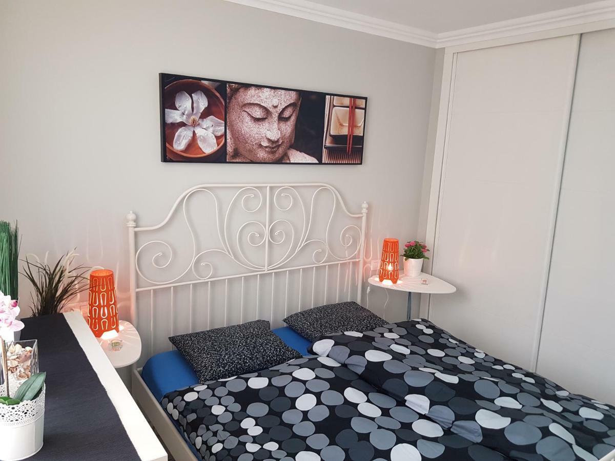 Apartment Casa Palmera Only 150 Meters To The Beach, Heated Pool, Wifi, Sat-tv, Balcony With Poolview