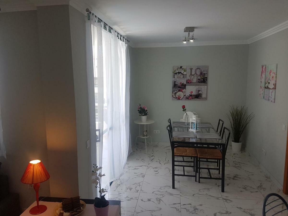 Casa Palmera Only 150 Meters To The Beach, Heated Pool, Wifi, Sat-tv, Balcony With Poolview Arona (Tenerife)